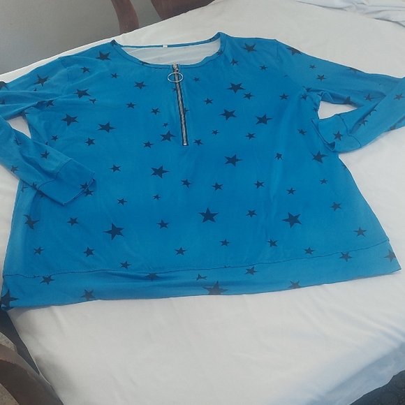 Blue Star Patterned Top with Zipper.new Condition . - Picture 1 of 8